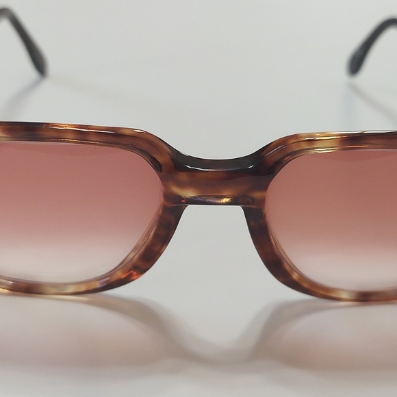 Metzler NWOT Ladies Tortoise Square Frame Gold Sides With Blush Lens Sunglasses - Picture 3 of 9